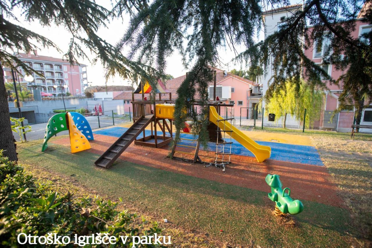 Apartma Zusterna Za Bazenom Koper Exterior photo